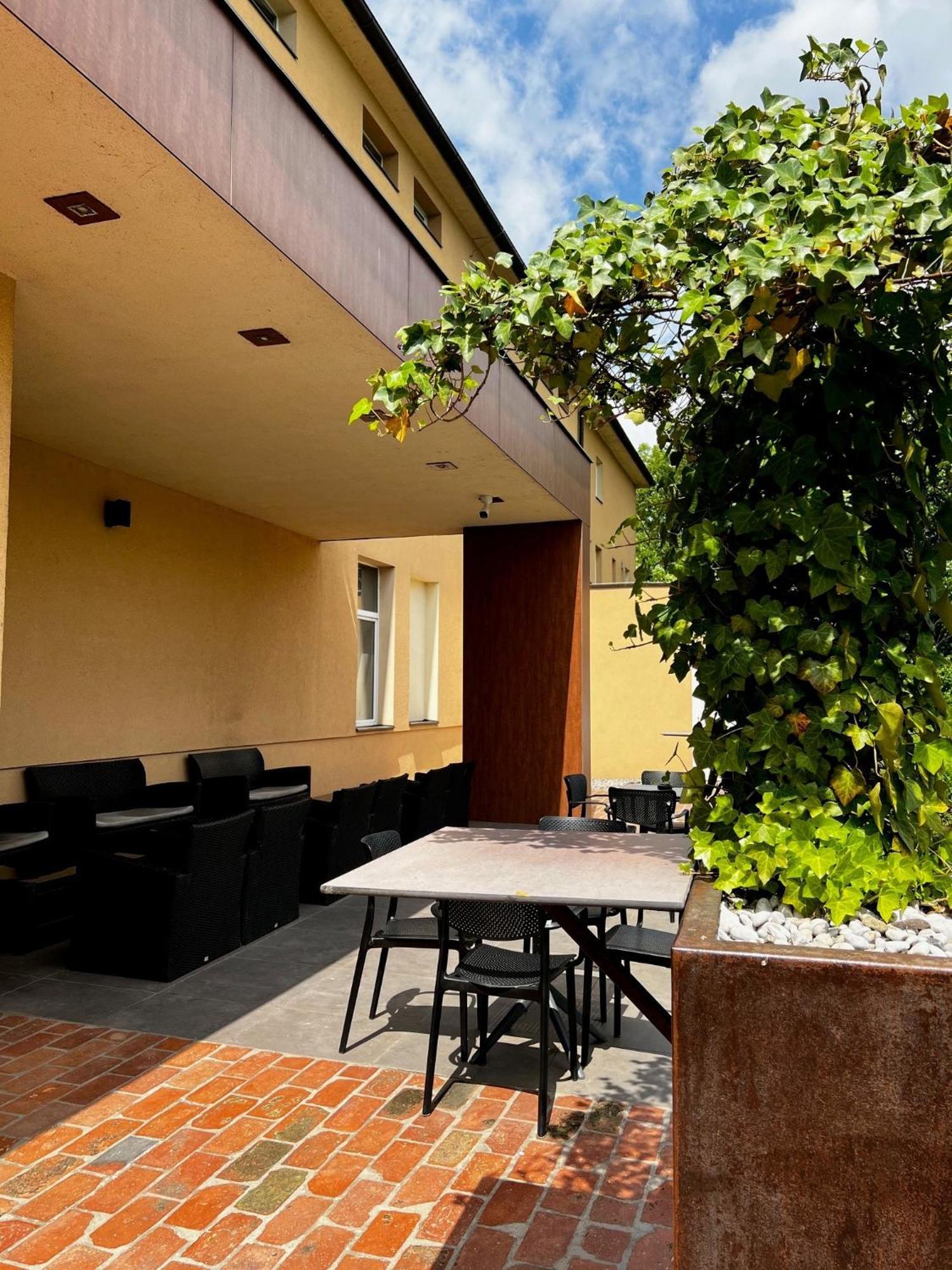 Ambient Hotel Domžale Dış mekan fotoğraf